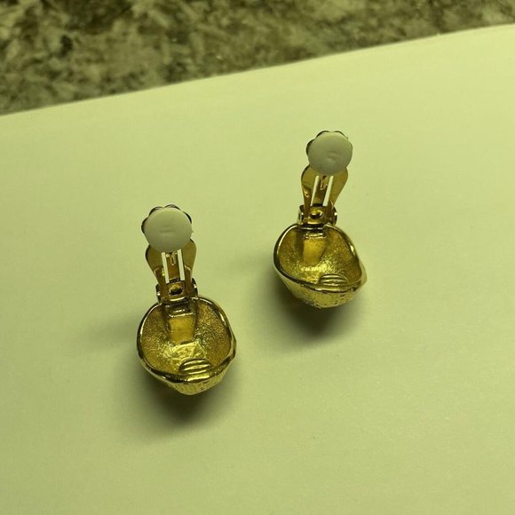 Designer HUTTON WILKINSON Gold Tone Clip on Clip-on Earrings - Picture 8 of 9